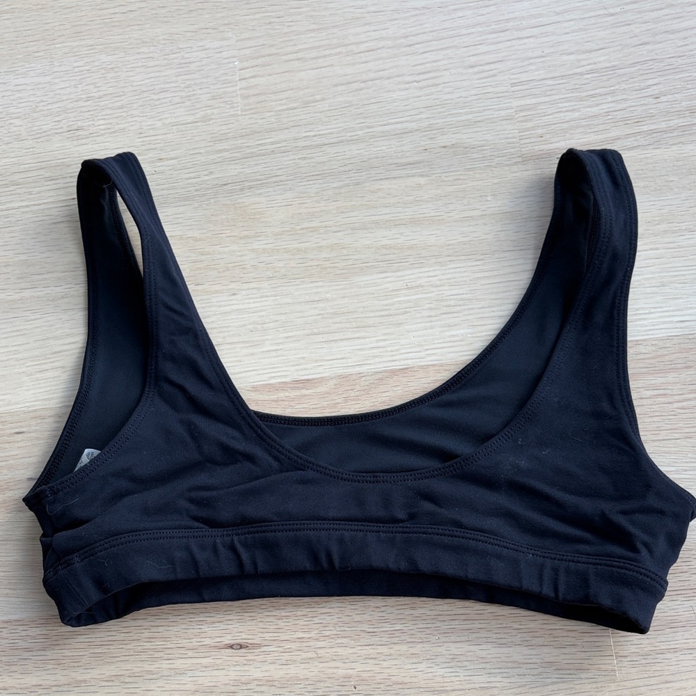 ALO Yoga Black XS Sports Bra - Picture 3 of 3
